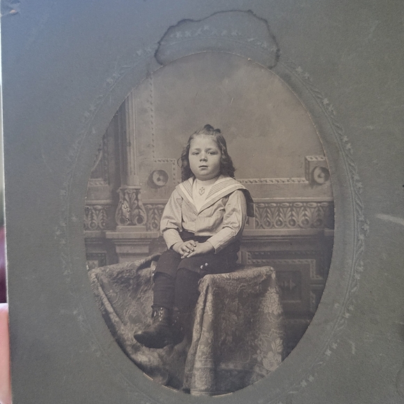 Antique Vintage Framed Child Portrait ~ Cleveland, OH ~ Gallery Wall ~ See Notes - Picture 6 of 16